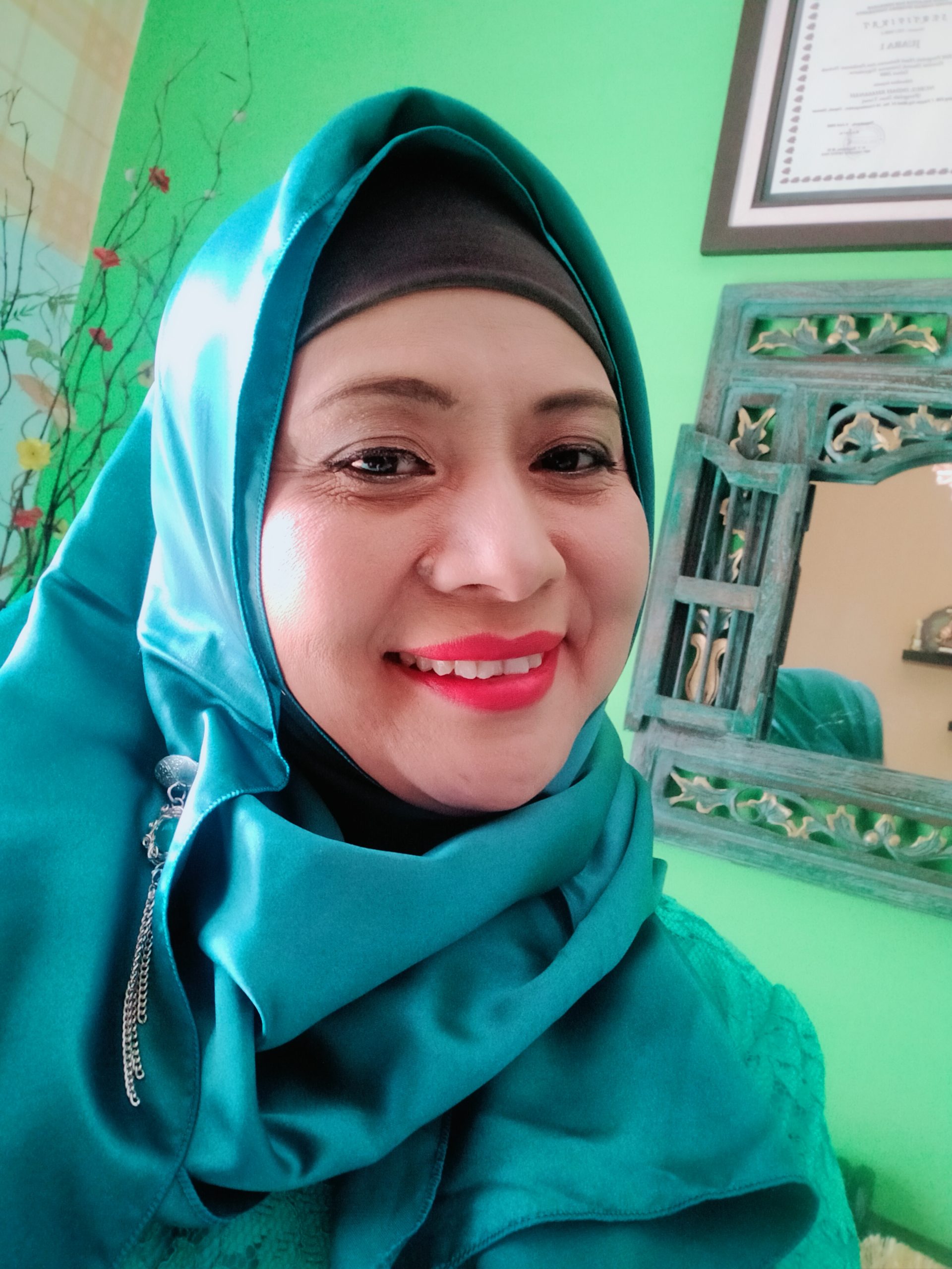 Nurul Indah Khasanah,ST